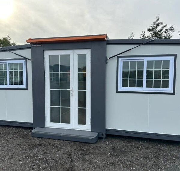 Mini casa móvel com dois quartos e cozinha – modelo Stahlworks Deluxe